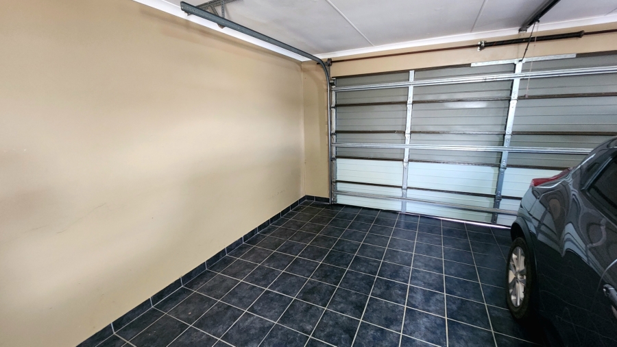 4 Bedroom Property for Sale in Monte Christo Western Cape